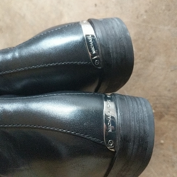 Michael Kors Black Leather Ankle Chelsea Boots Women’s Size 6 - Picture 3 of 7